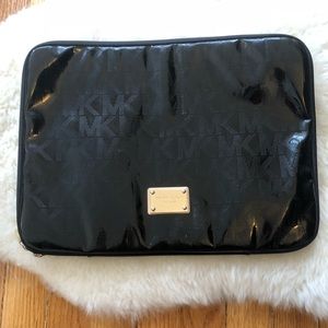 Michael kors laptop case 📦MOVING SALE!!📦
